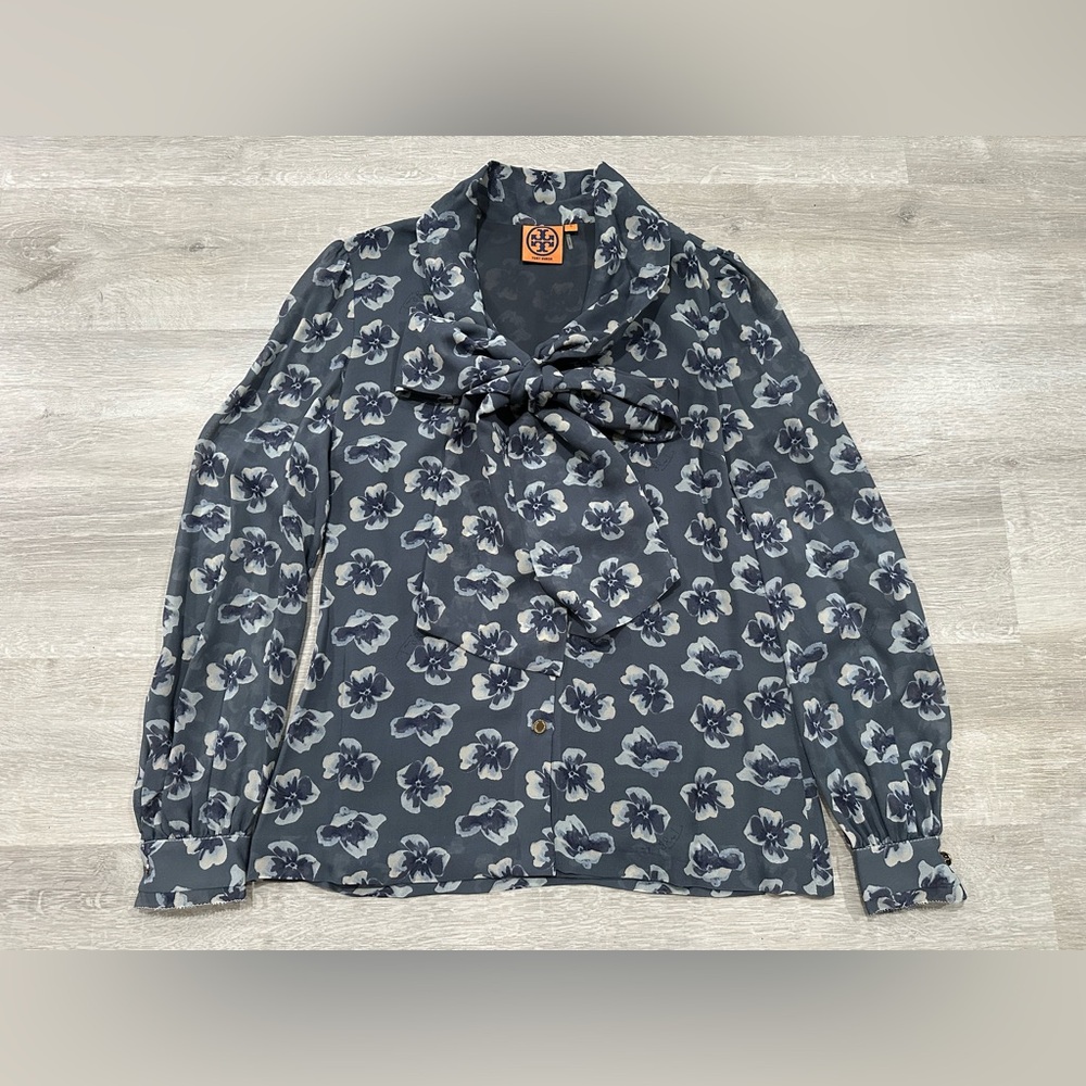 B41 Tory Burch Women's V-Neck Long Sleeves Button Gray Floral Silk Blouse Size 0